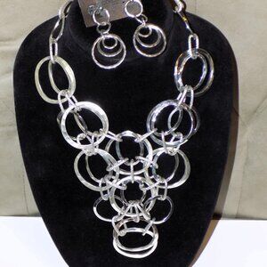 Chico's Hammered Silver Ring Link Statement Bib Necklace & New Earrings Set